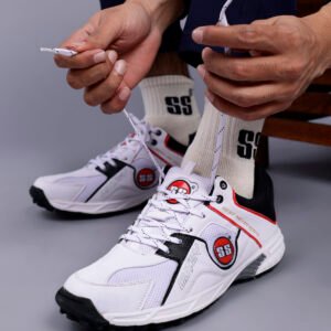 SS Gutsy Cricket Shoes