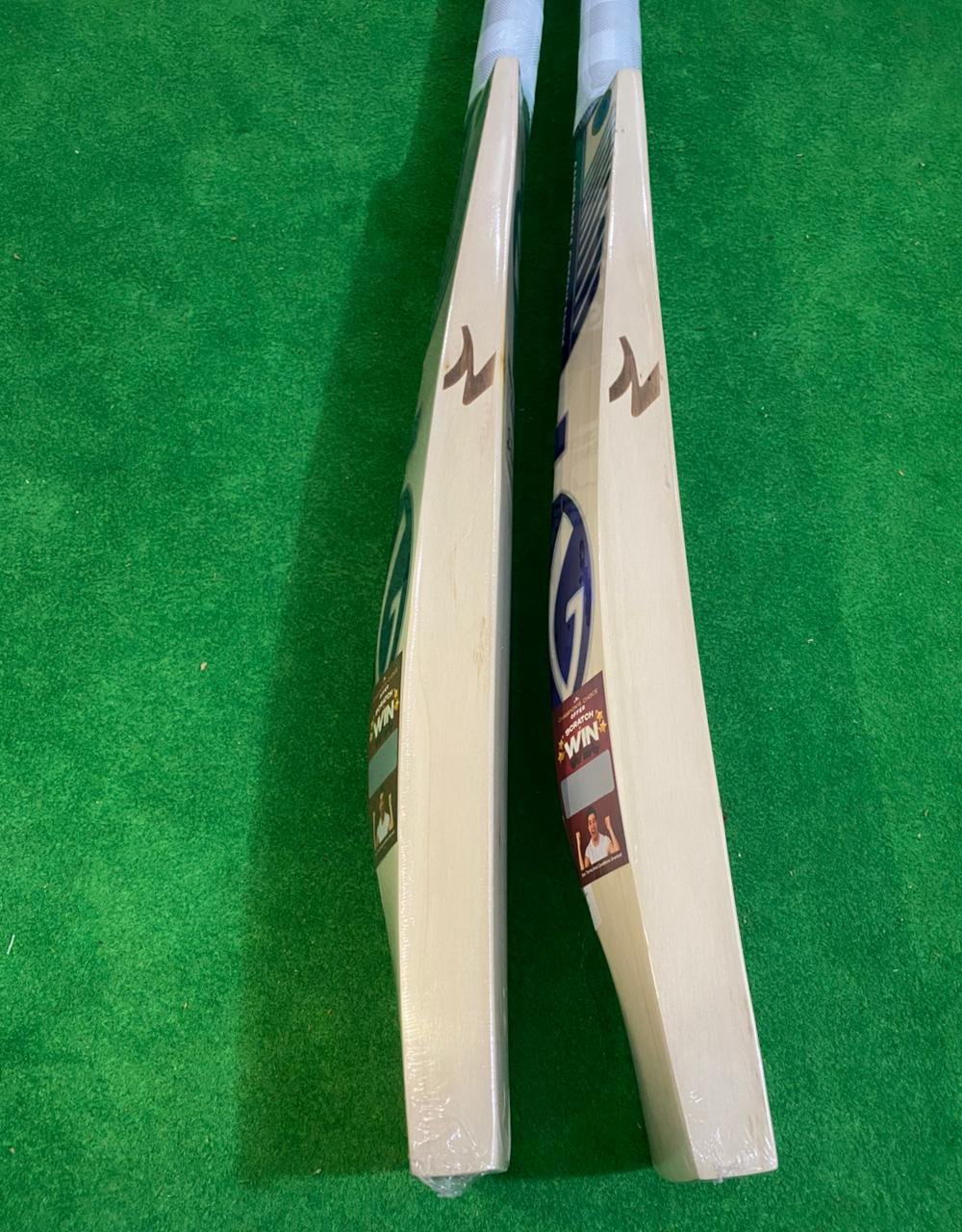 SG Triple Crown Xtreme English Willow Cricket Bat - Image 4