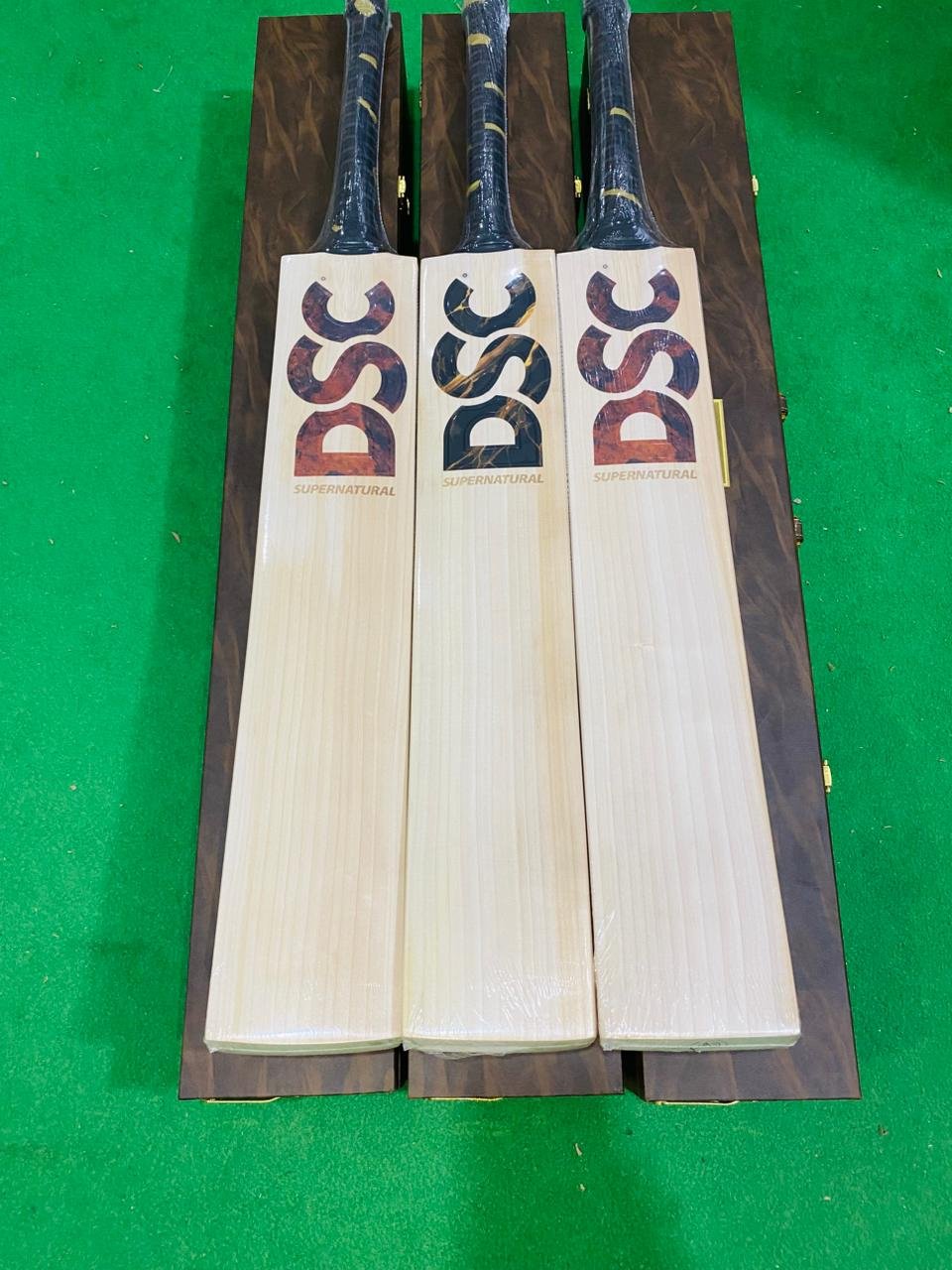 DSC Supernatural English Willow Bat (Rust Brown) - Image 5