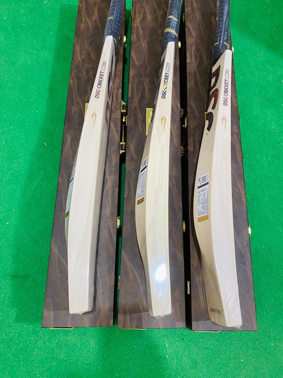 DSC Supernatural English Willow Bat (Rust Brown) - Image 2