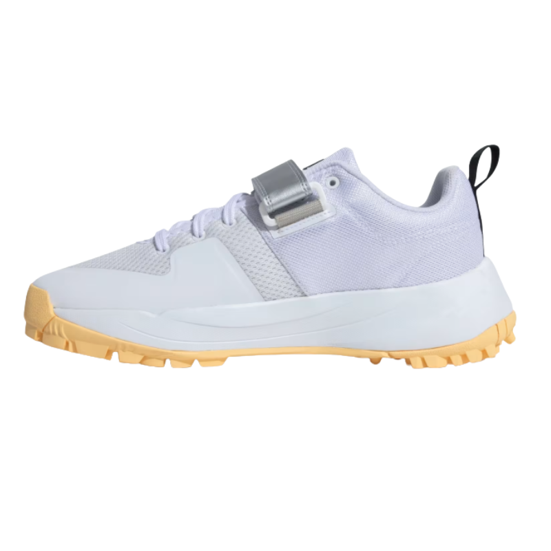 Adidas SCORERUN 2.0 Rubber Studs Shoes White/Yellow โ Lightweight breathable cricket shoes with cushioned EVA midsole and high-traction rubber outsole. 6